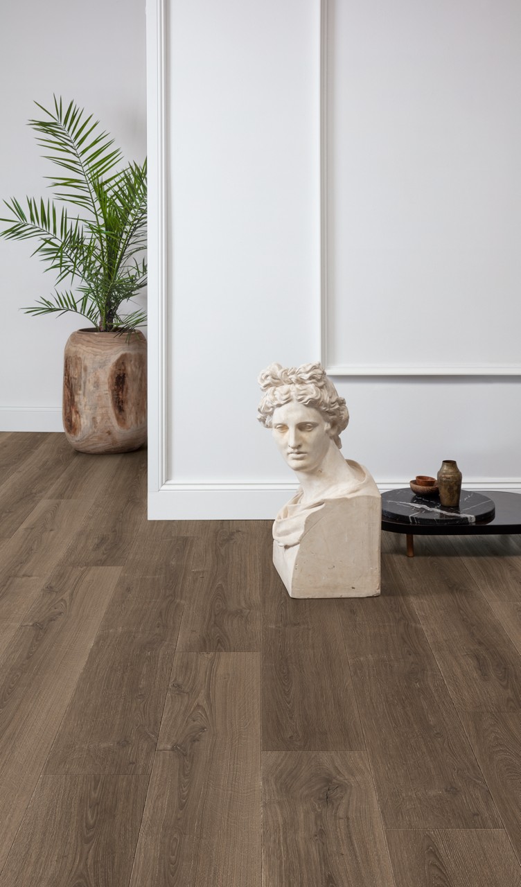 Brushed oak brown