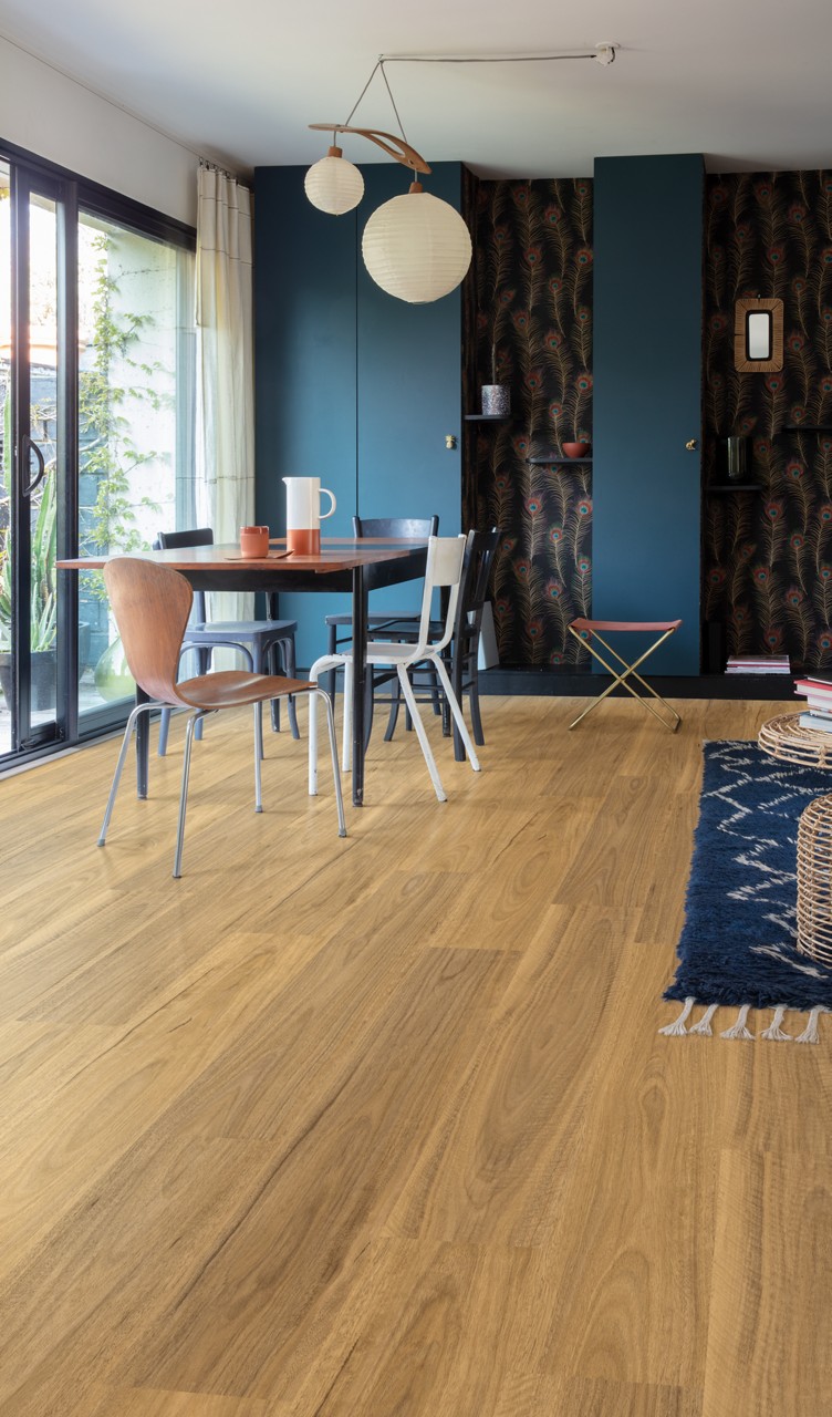 Classic Spotted Gum Light