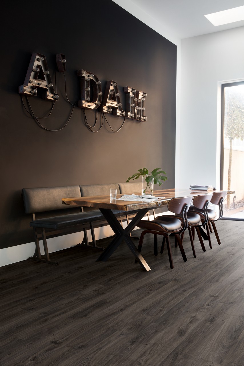 Newcastle oak dark